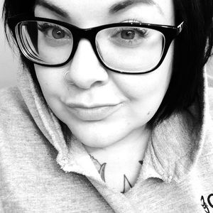 Meet your Posher, Holly jo